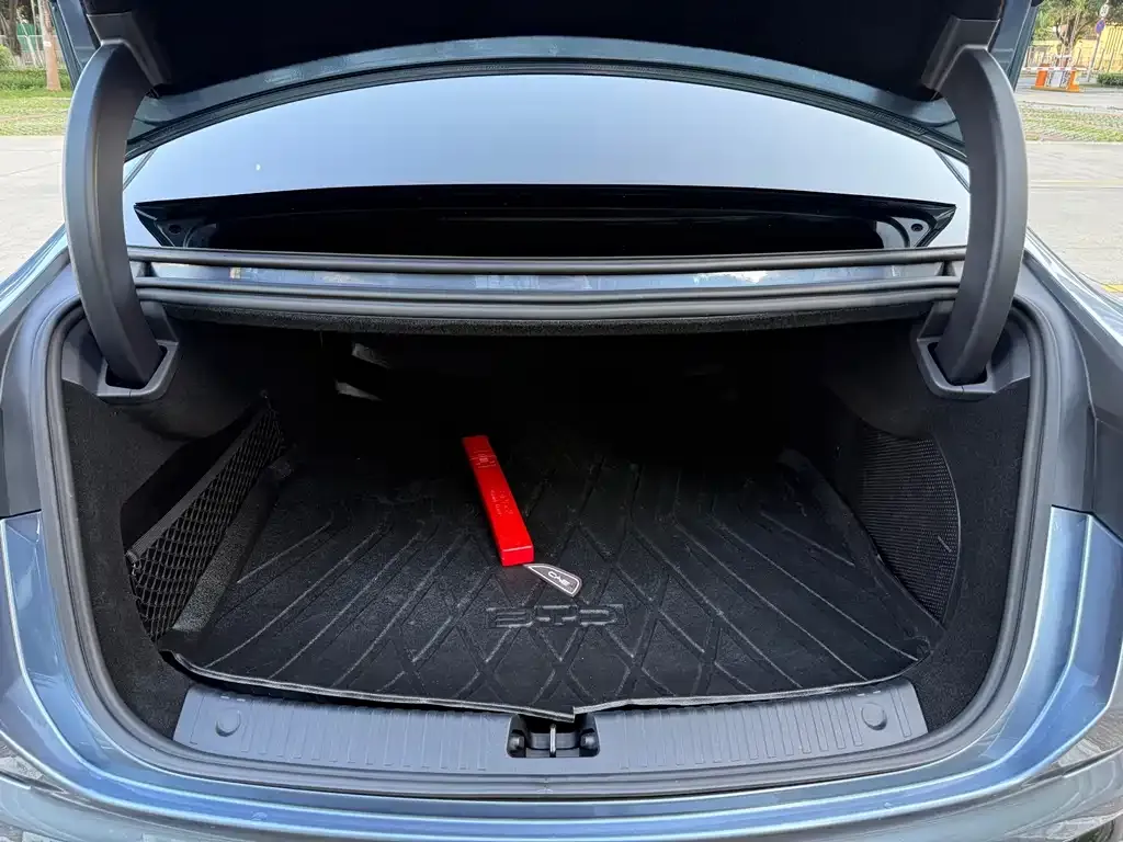 BYD Seal — фото 2
