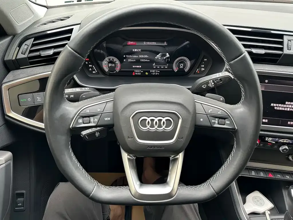 Audi Q3 — фото 9