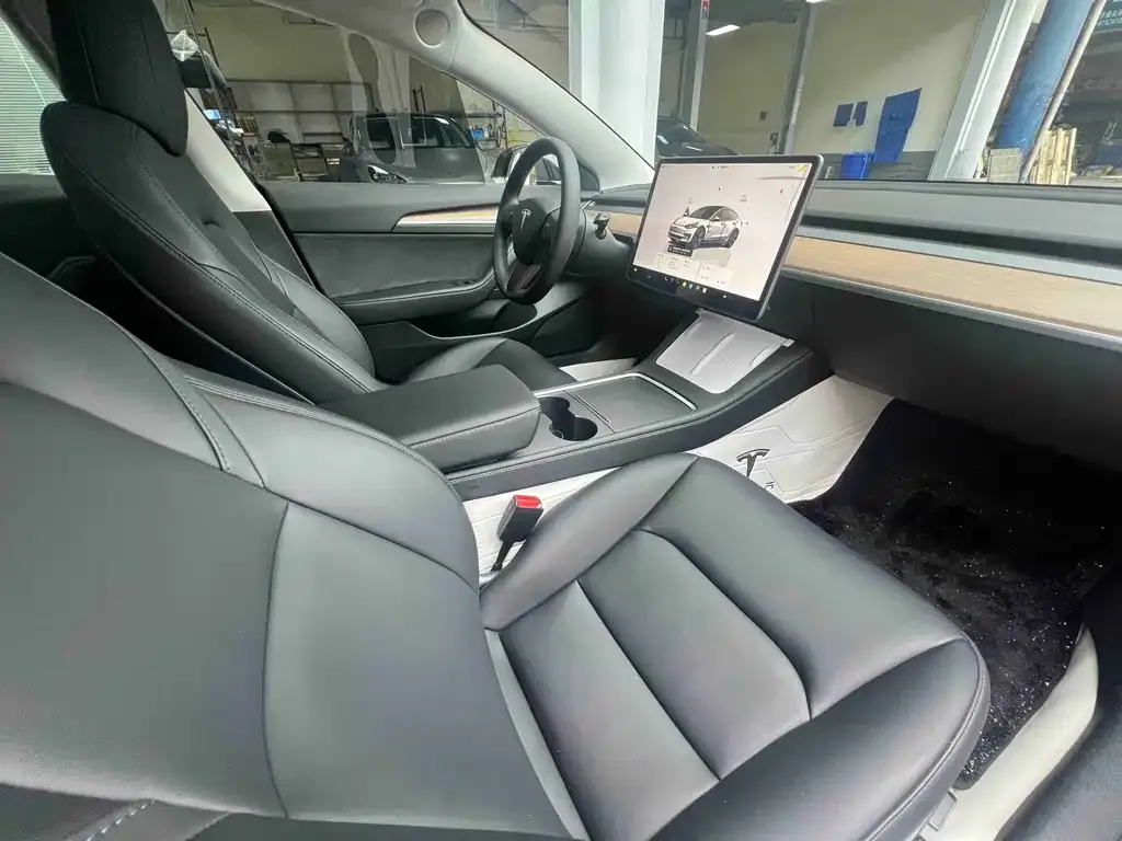 Tesla Model 3 — фото 2