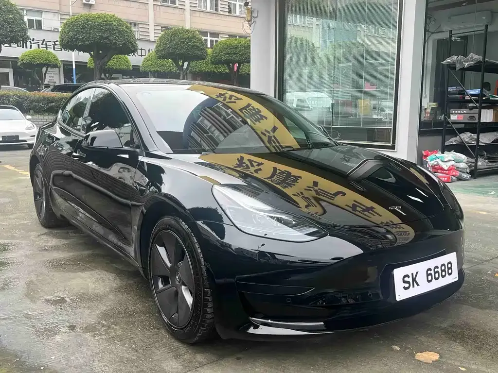 Tesla Model 3 — фото 10