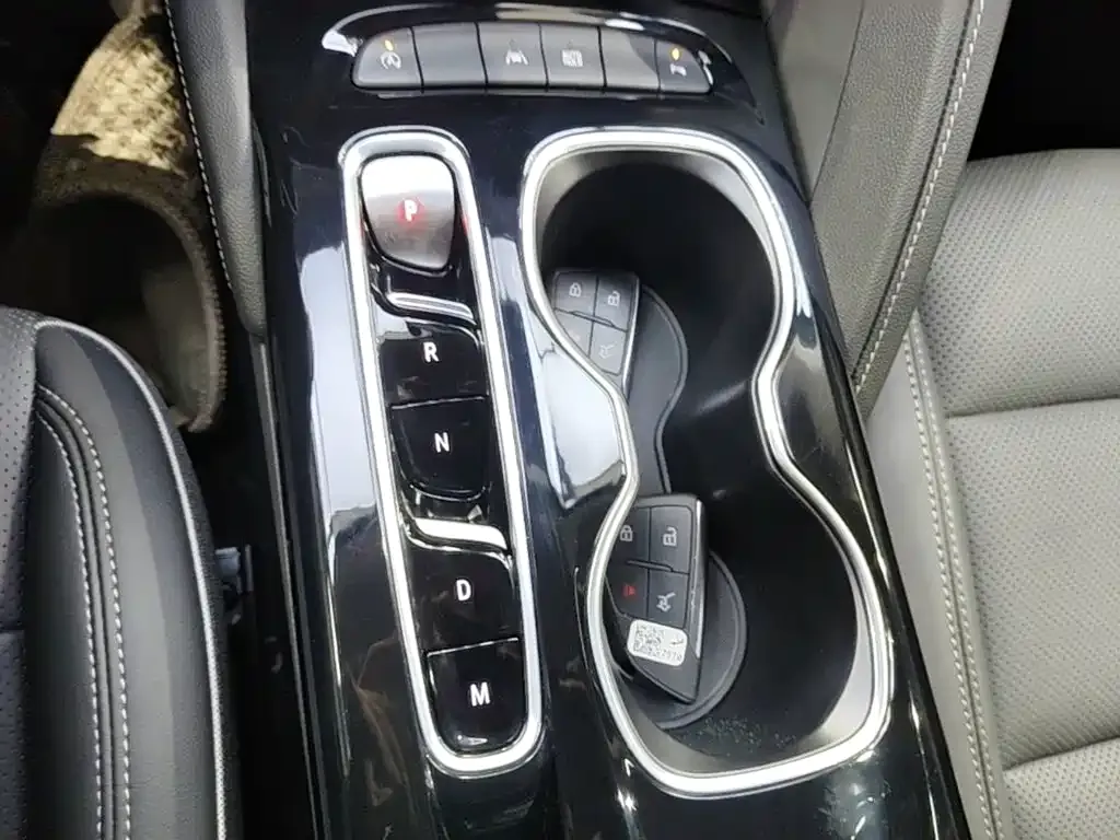 Buick Envision Plus — фото 8