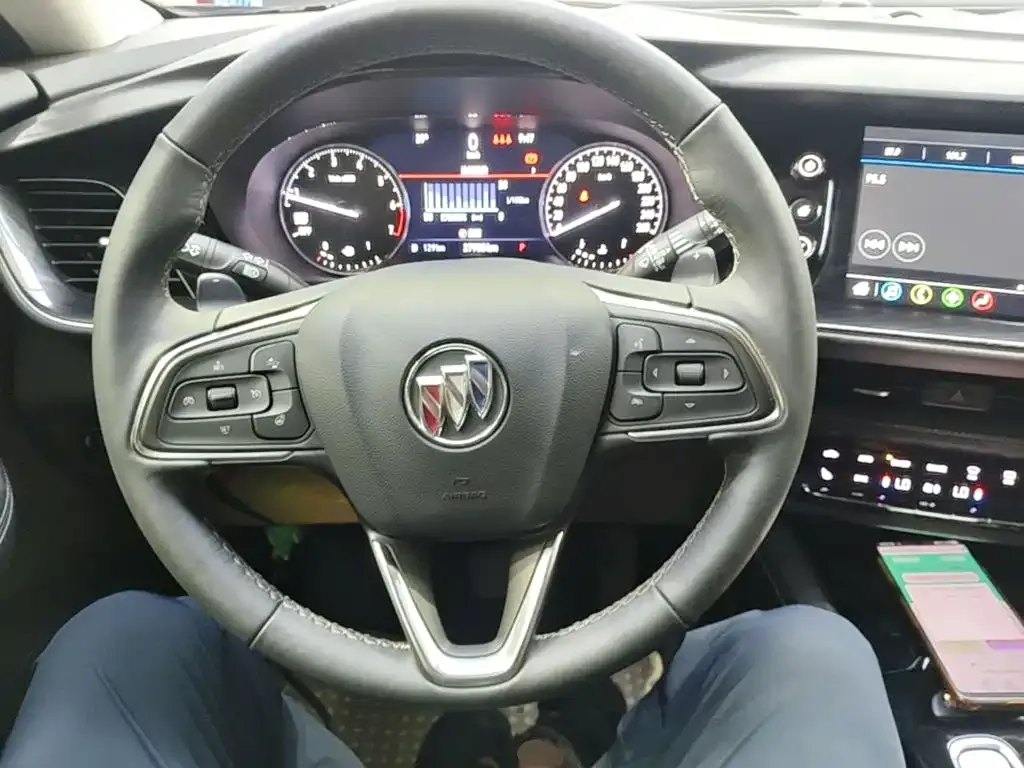 Buick Envision Plus — фото 4