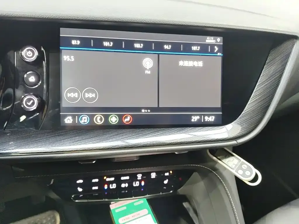 Buick Envision Plus — фото 10