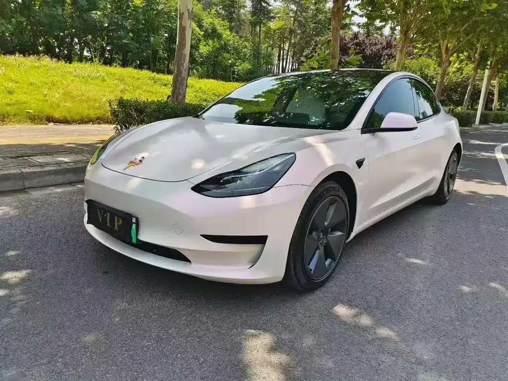 Tesla Model 3 — фото 1