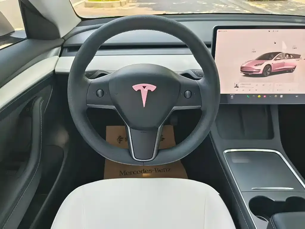 Tesla Model 3 — фото 4