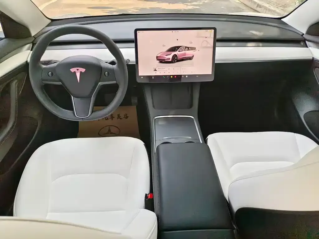 Tesla Model 3 — фото 2