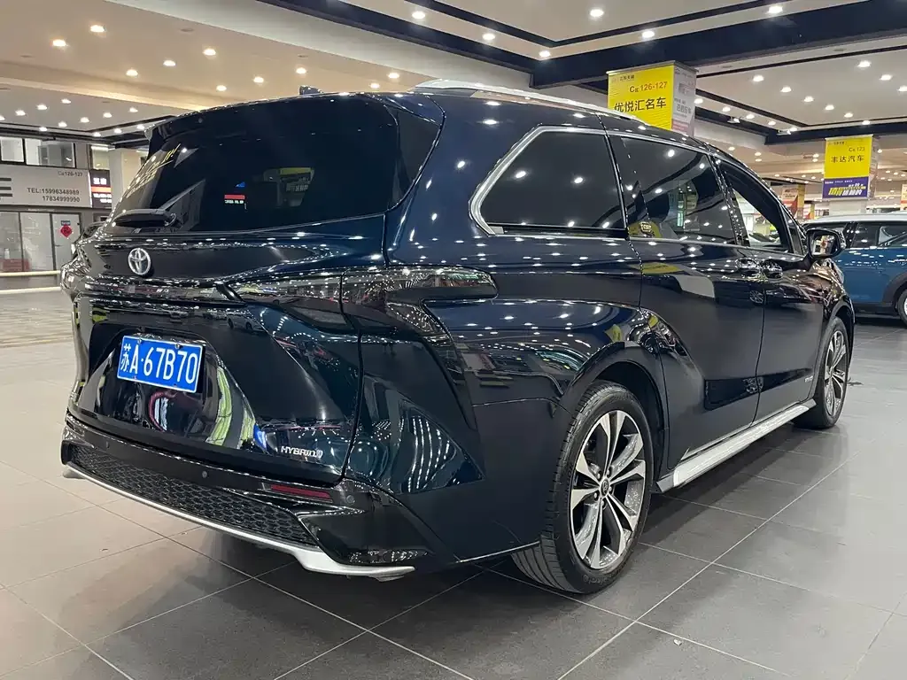 Toyota Granvia — фото 8