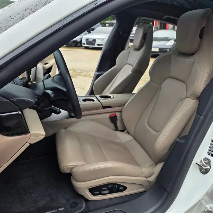 Porsche Taycan 2022 из KR, фото 3