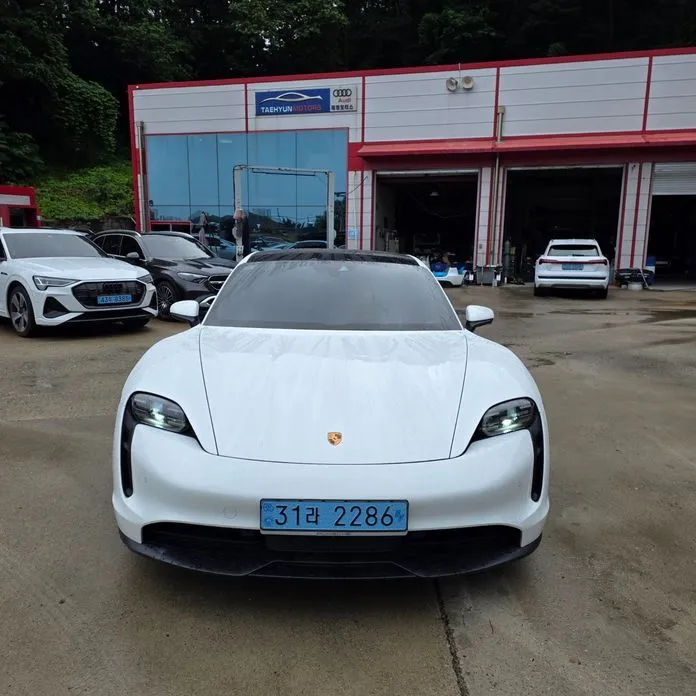 Porsche Taycan 2022 из KR, фото 2