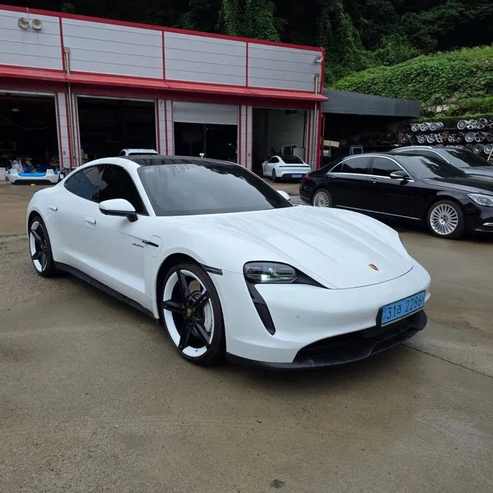 Porsche Taycan 2022 из KR, фото 10
