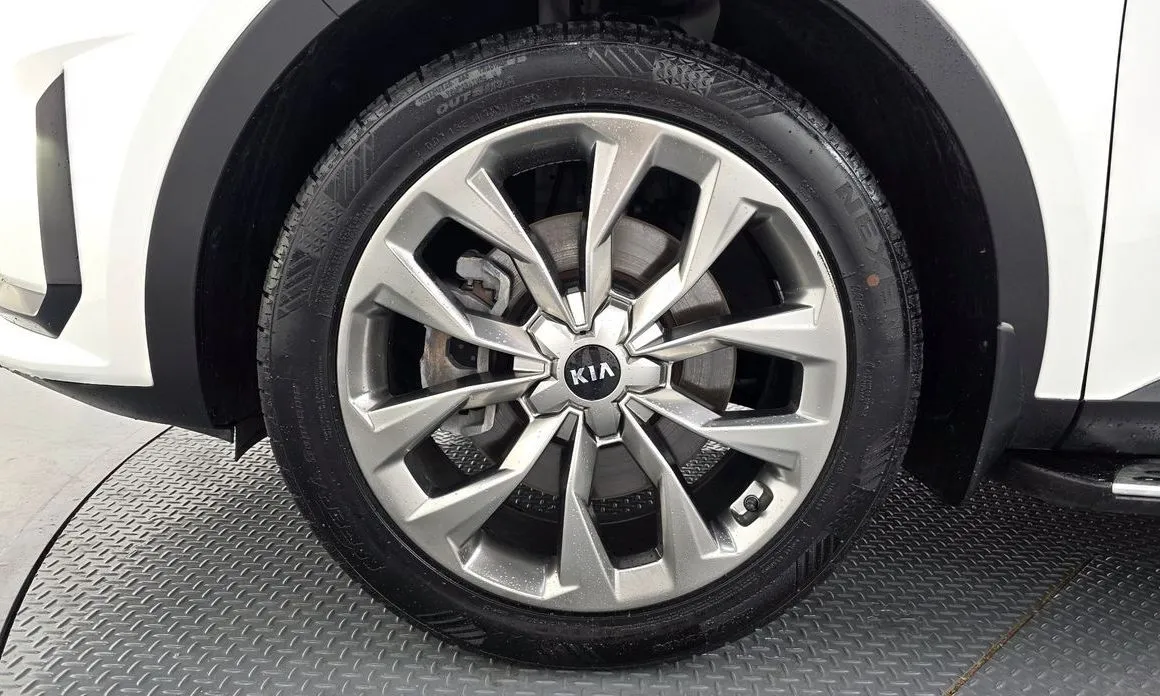 Kia Sorento — фото 7