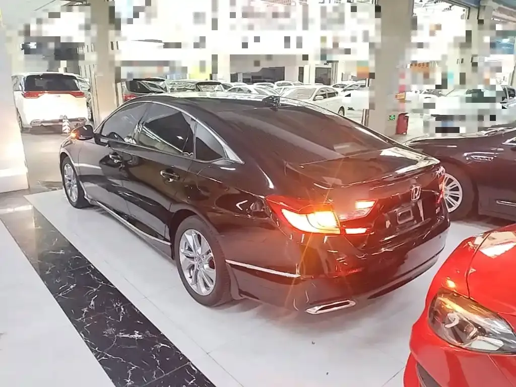 Honda Accord — фото 9