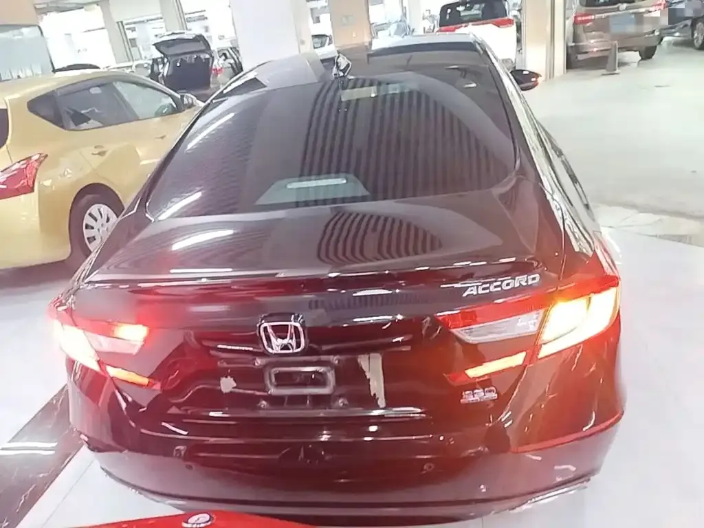 Honda Accord — фото 3