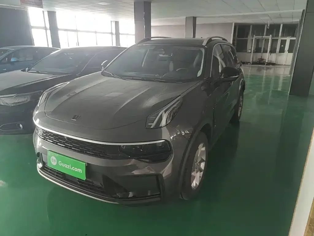 Lynk & Co 01