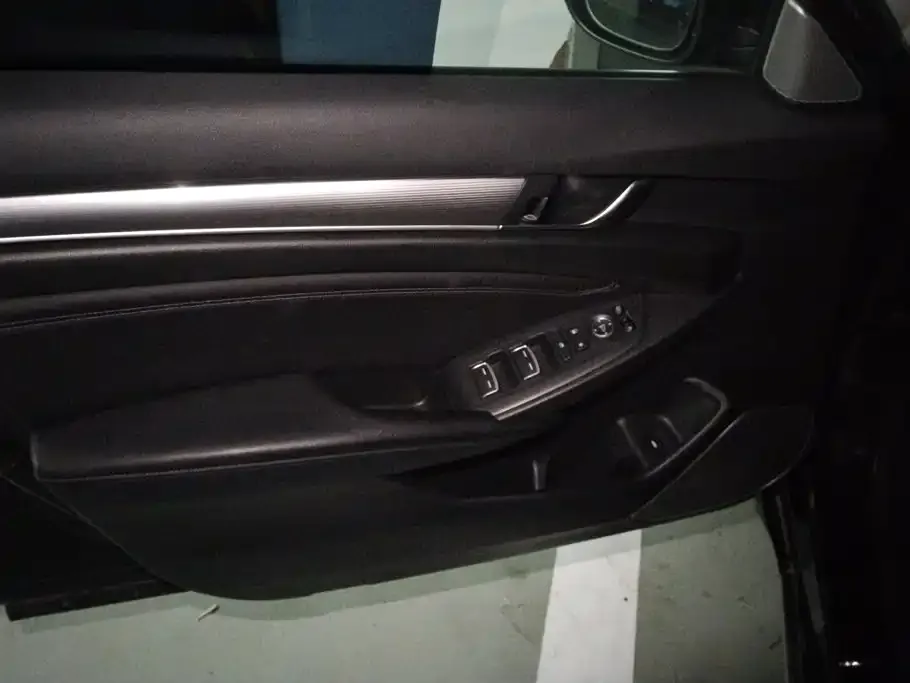 Honda Accord — фото 3