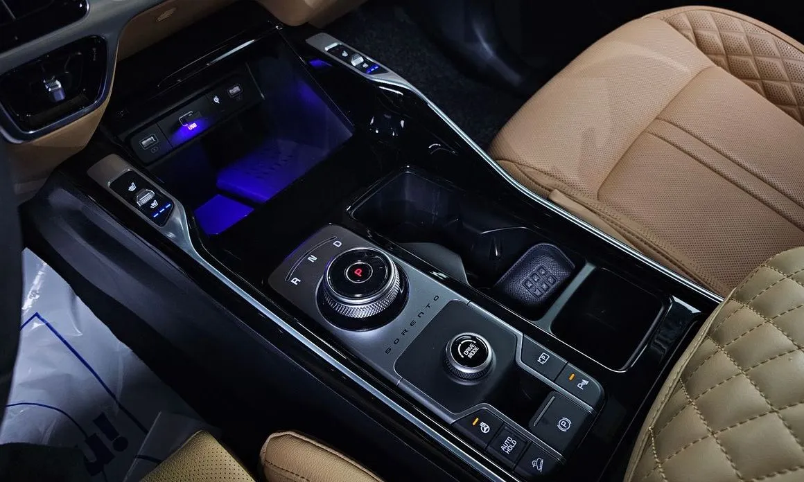 Kia Sorento — фото 7