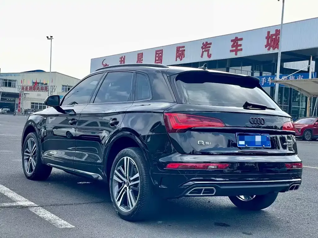 Audi Q5L — фото 4