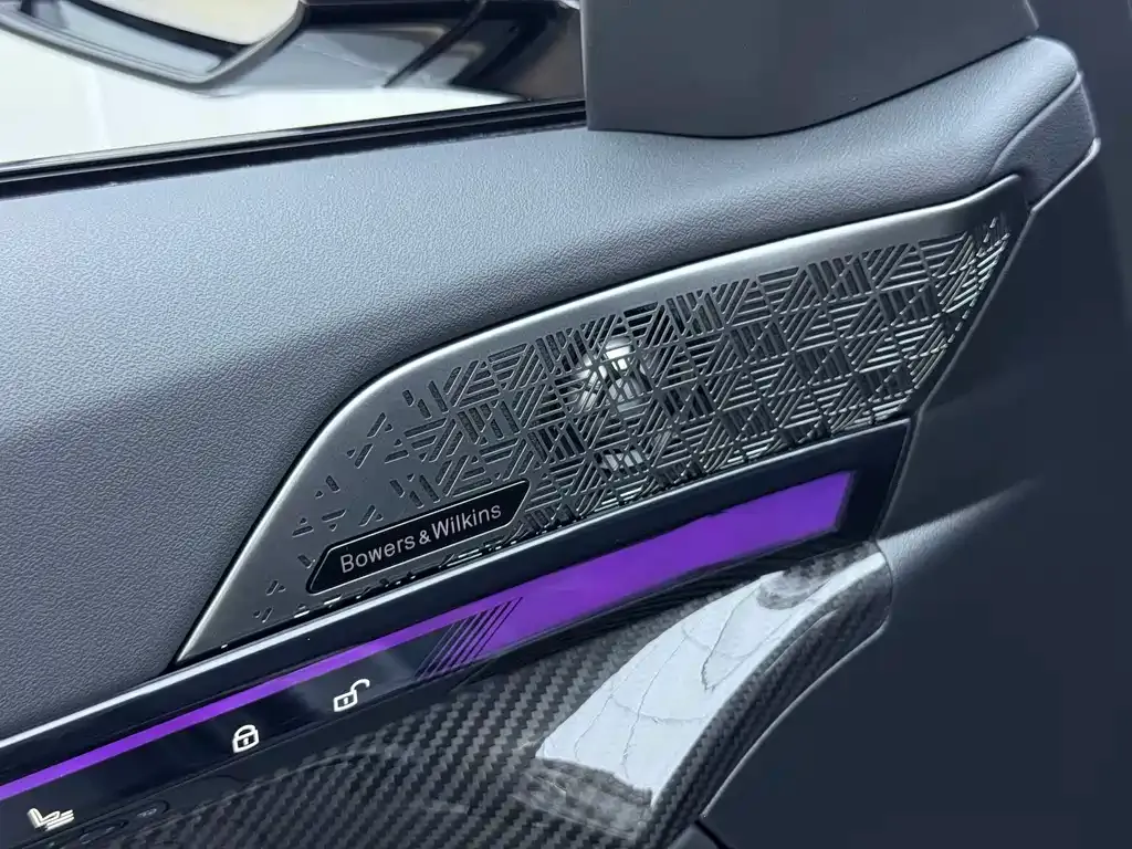 BMW i5 M60 — фото 10