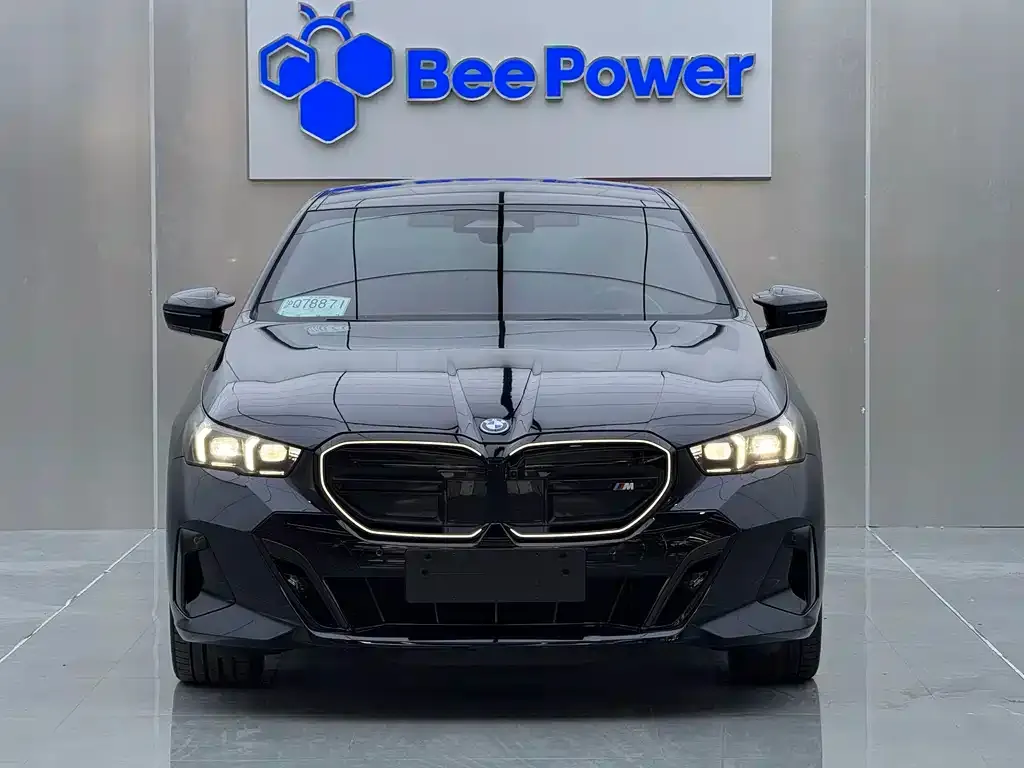 BMW i5 M60 — фото 4