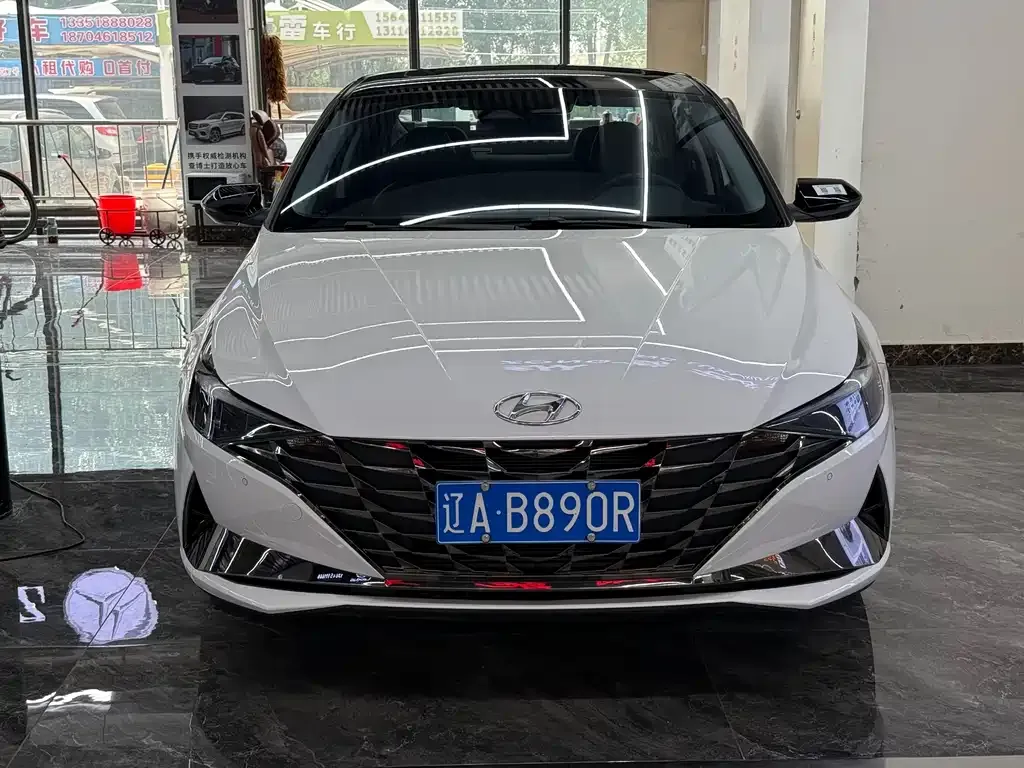 Hyundai Elantra — фото 7