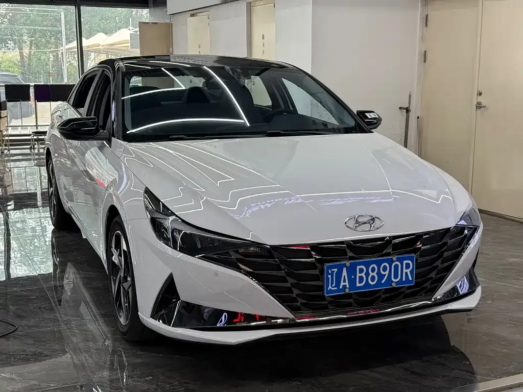 Hyundai Elantra — фото 6