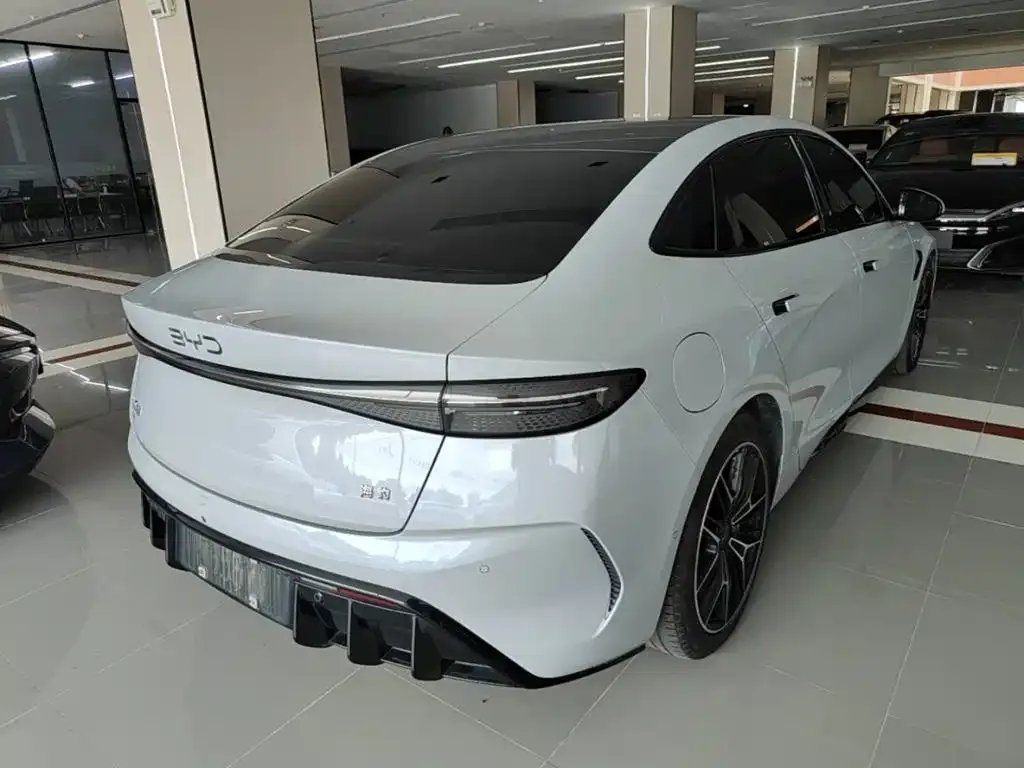BYD Seal — фото 6