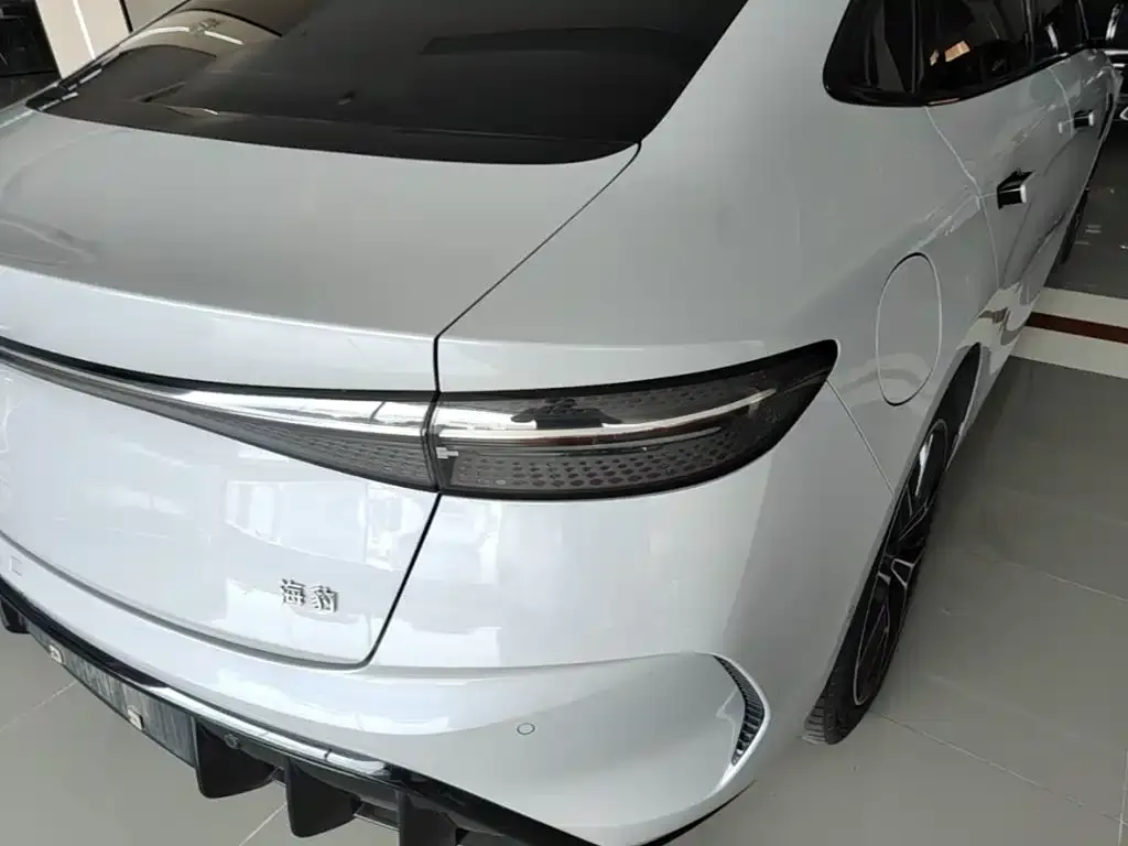 BYD Seal — фото 2