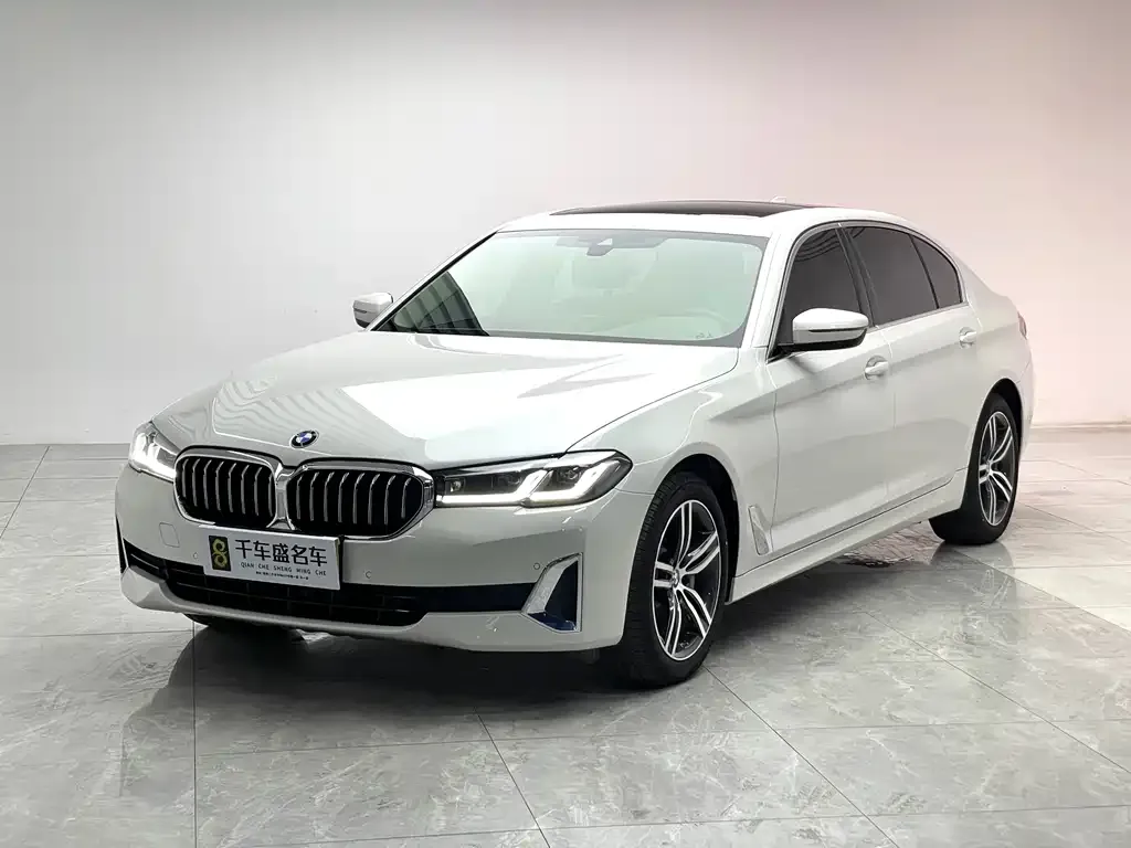 BMW 5 Series — фото 1