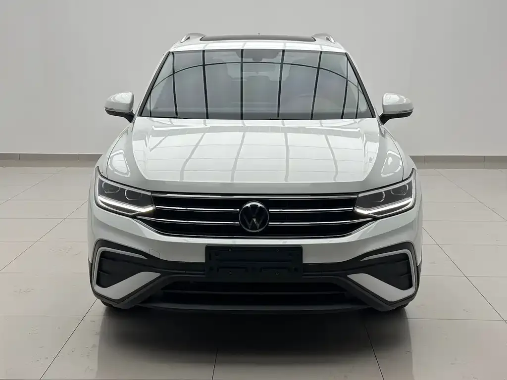 Volkswagen Tiguan L — фото 4