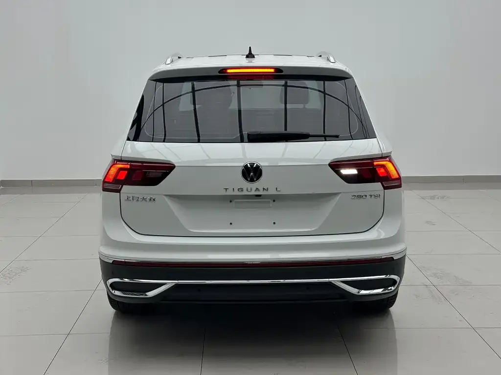 Volkswagen Tiguan L — фото 2