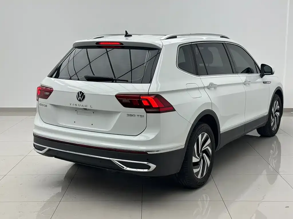 Volkswagen Tiguan L — фото 5