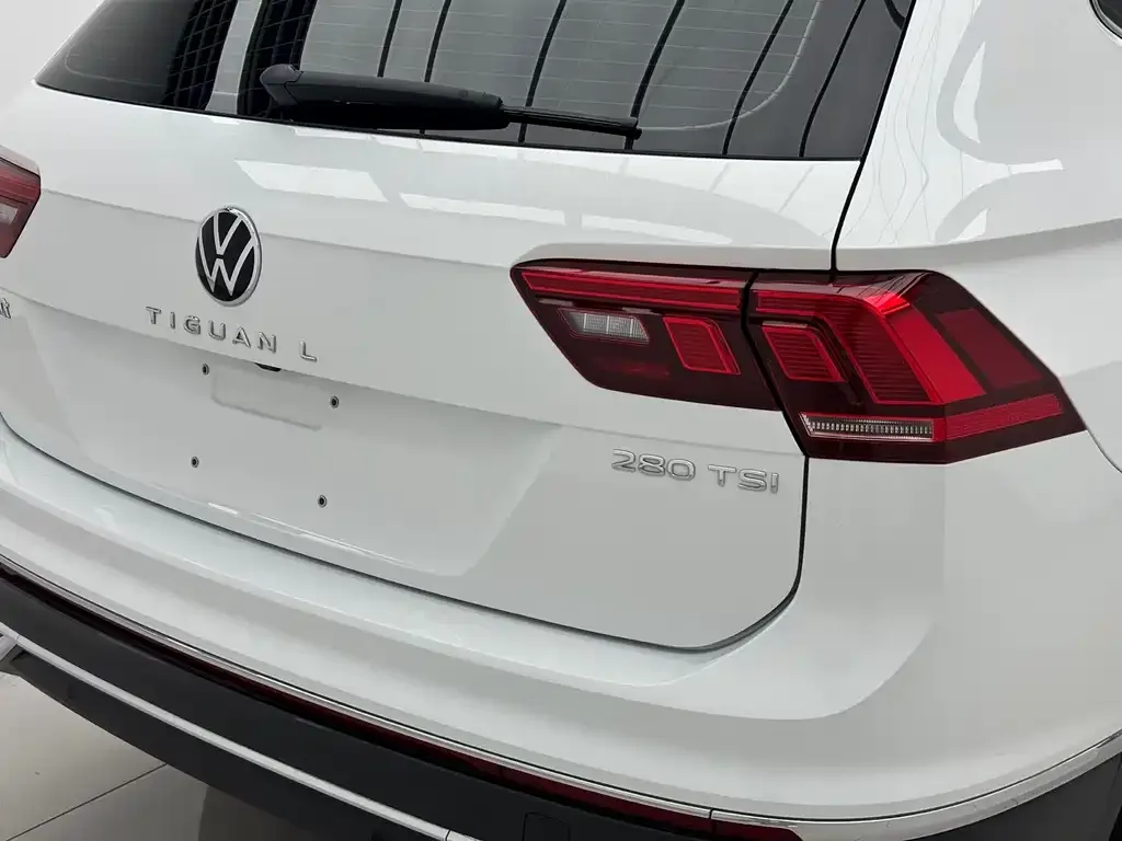 Volkswagen Tiguan L — фото 3