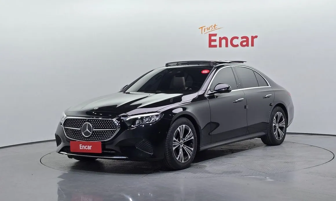 Mercedes-Benz E-Class — фото 1