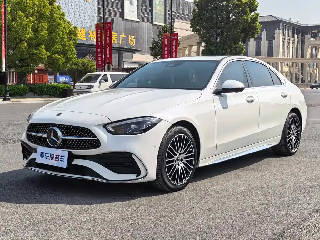 Mercedes-Benz C-Class — фото 1