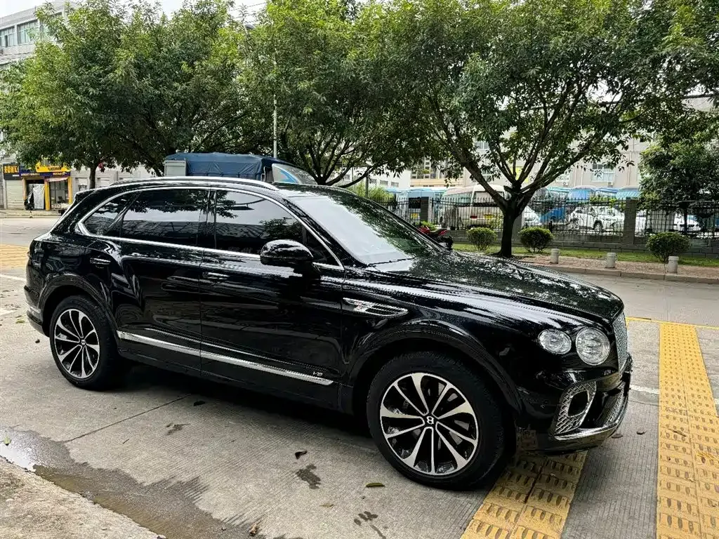 Bentley Bentayga — фото 8