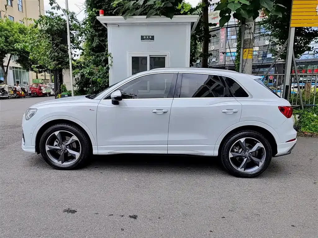 Audi Q3 — фото 8