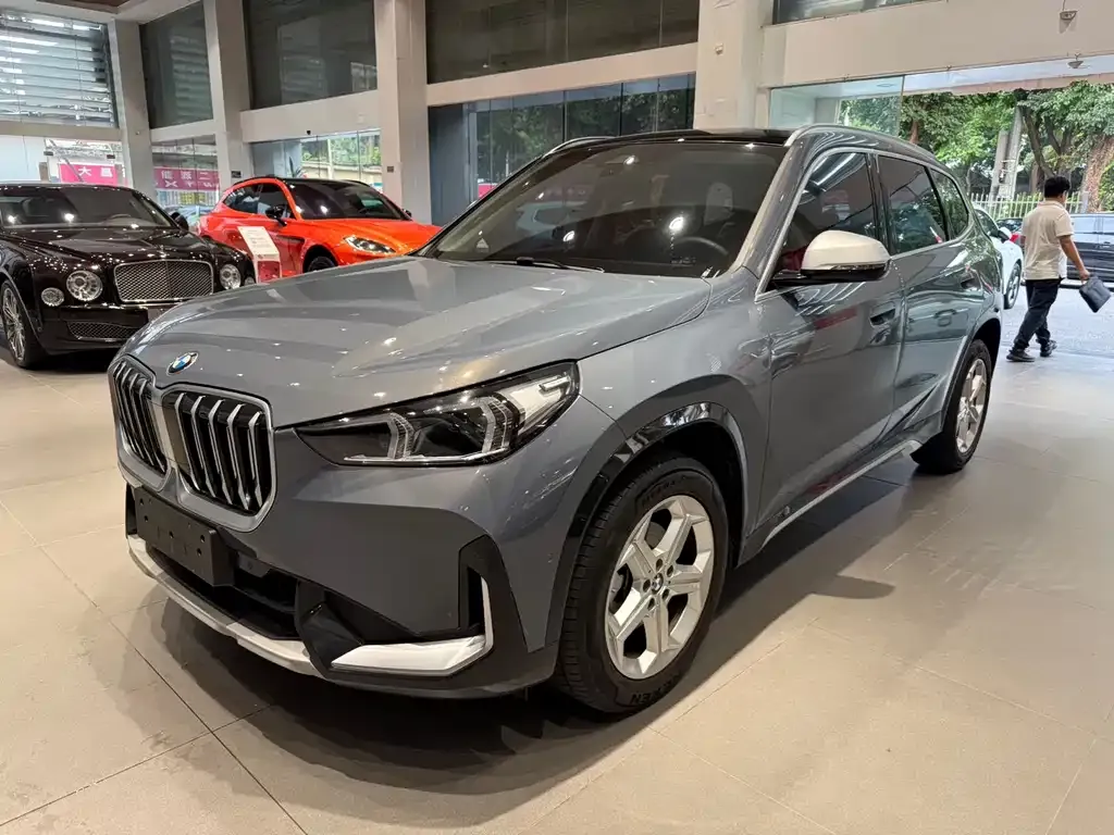 BMW X1 — фото 1