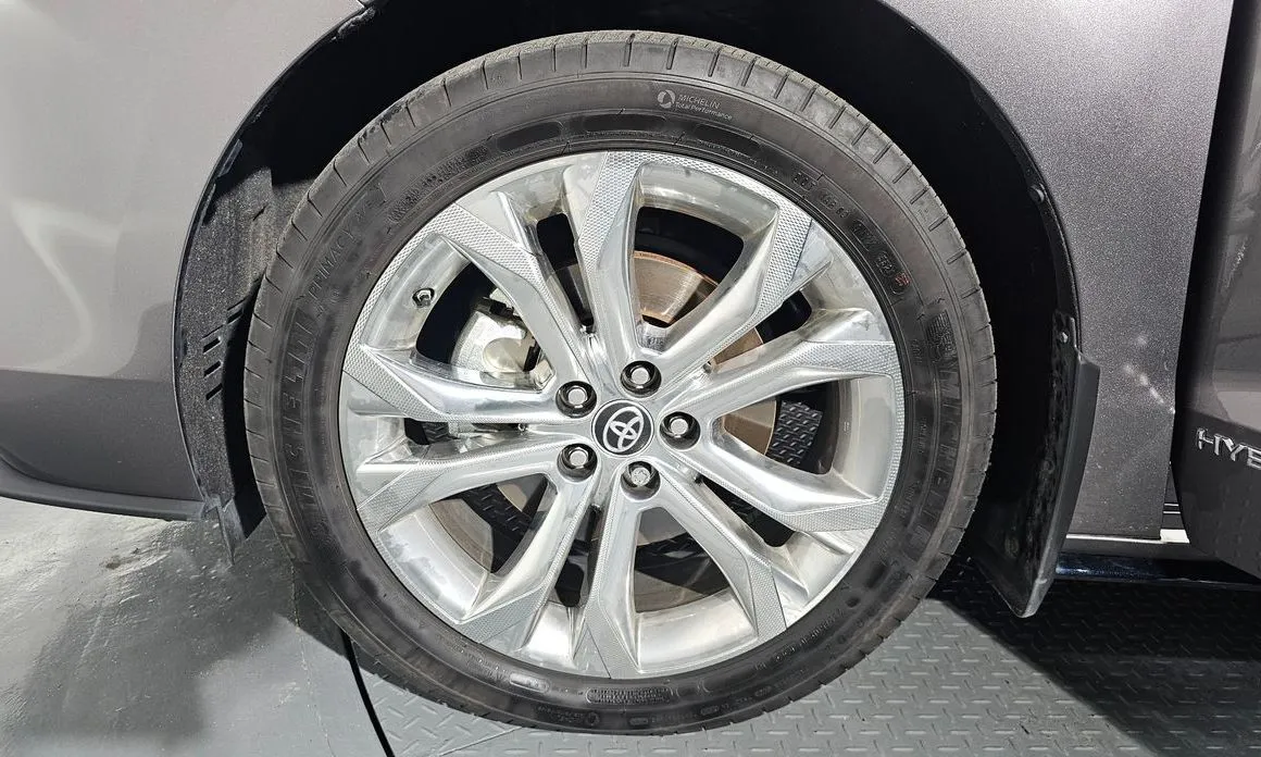 Toyota Sienna — фото 4