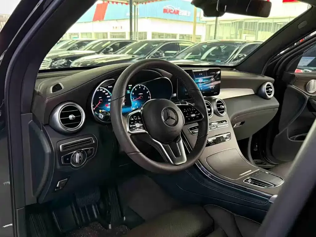 Mercedes-Benz GLC — фото 9