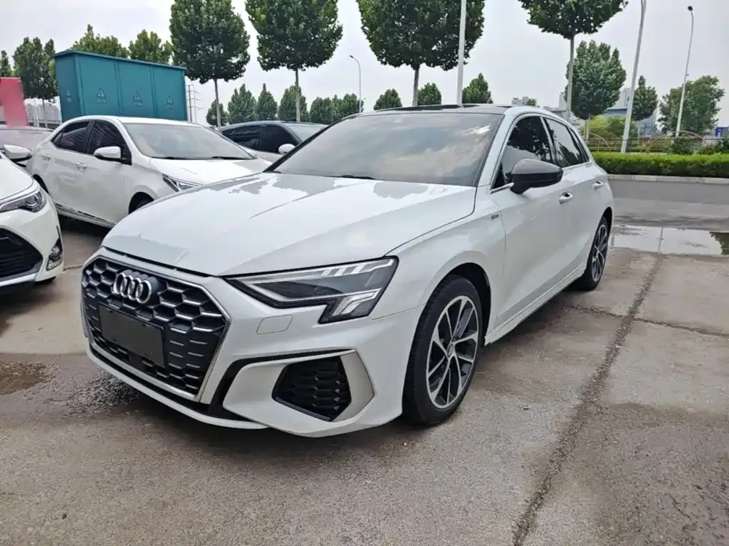 Audi A3 — фото 1