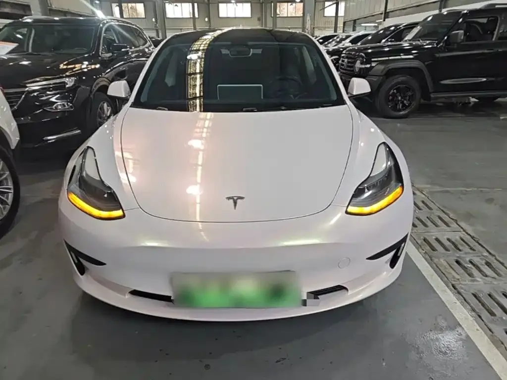 Tesla Model 3 — фото 5