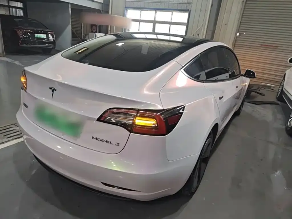 Tesla Model 3 — фото 6