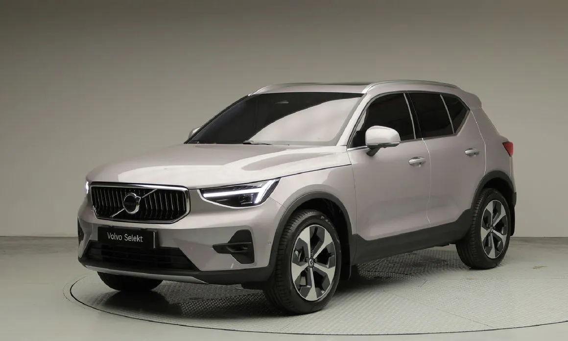 Volvo XC40 — фото 1