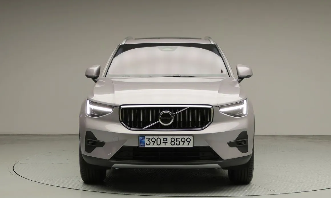 Volvo XC40 — фото 5