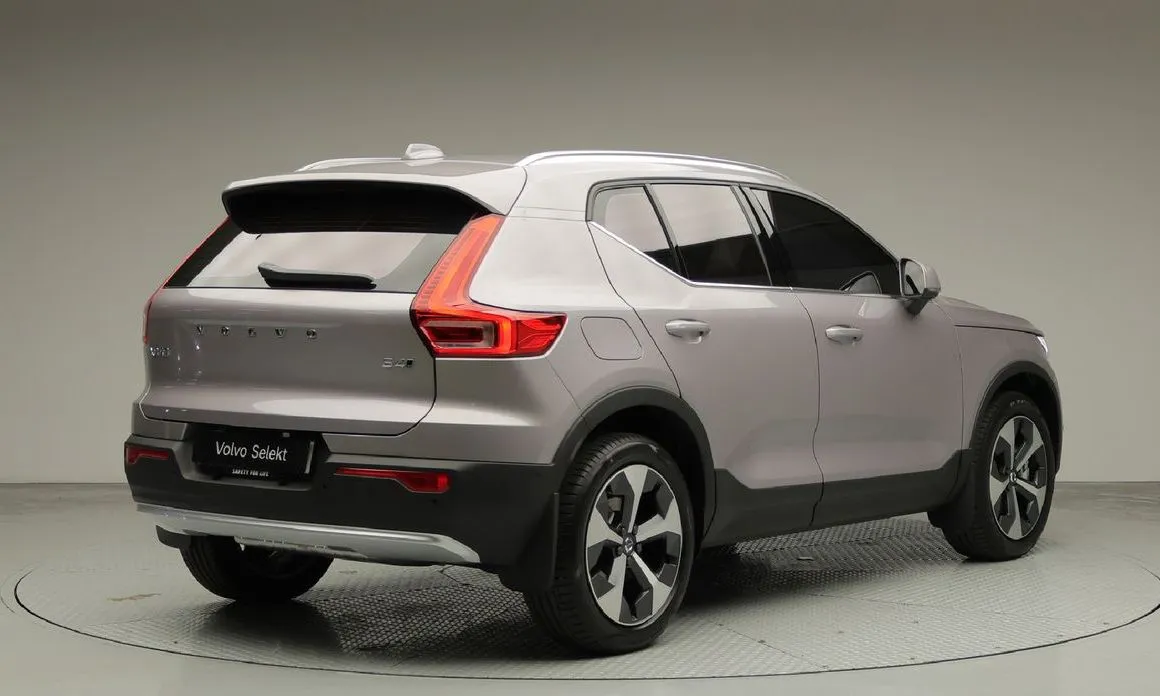 Volvo XC40 — фото 6