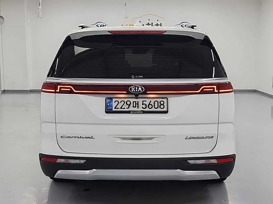 Kia Carnival — фото 4
