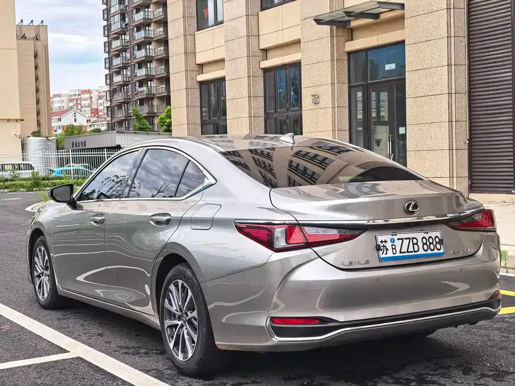Lexus ES 2024 из CN, фото 9