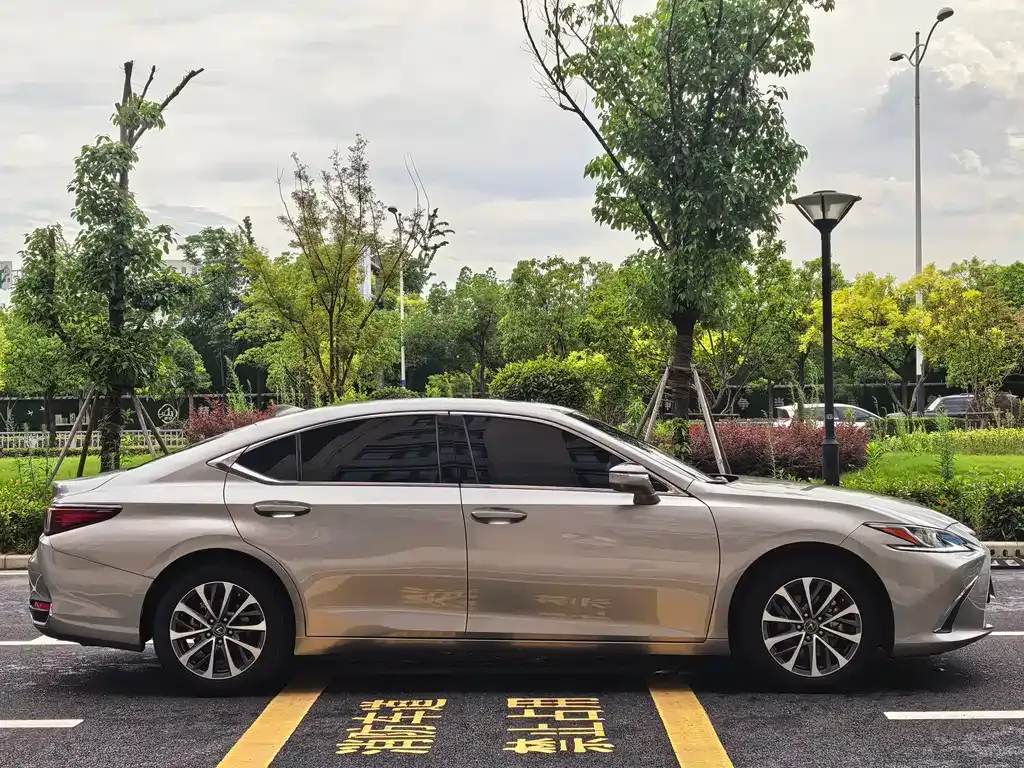 Lexus ES 2024 из CN, фото 6