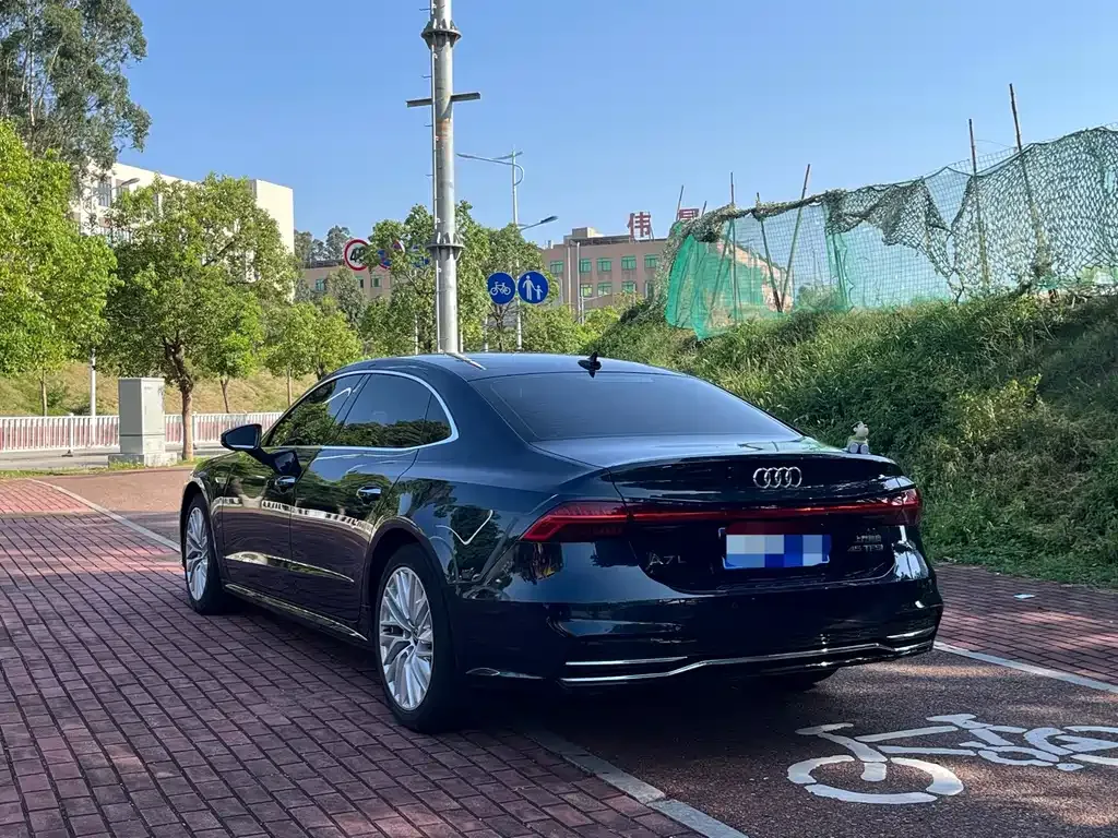 Audi A7L — фото 7