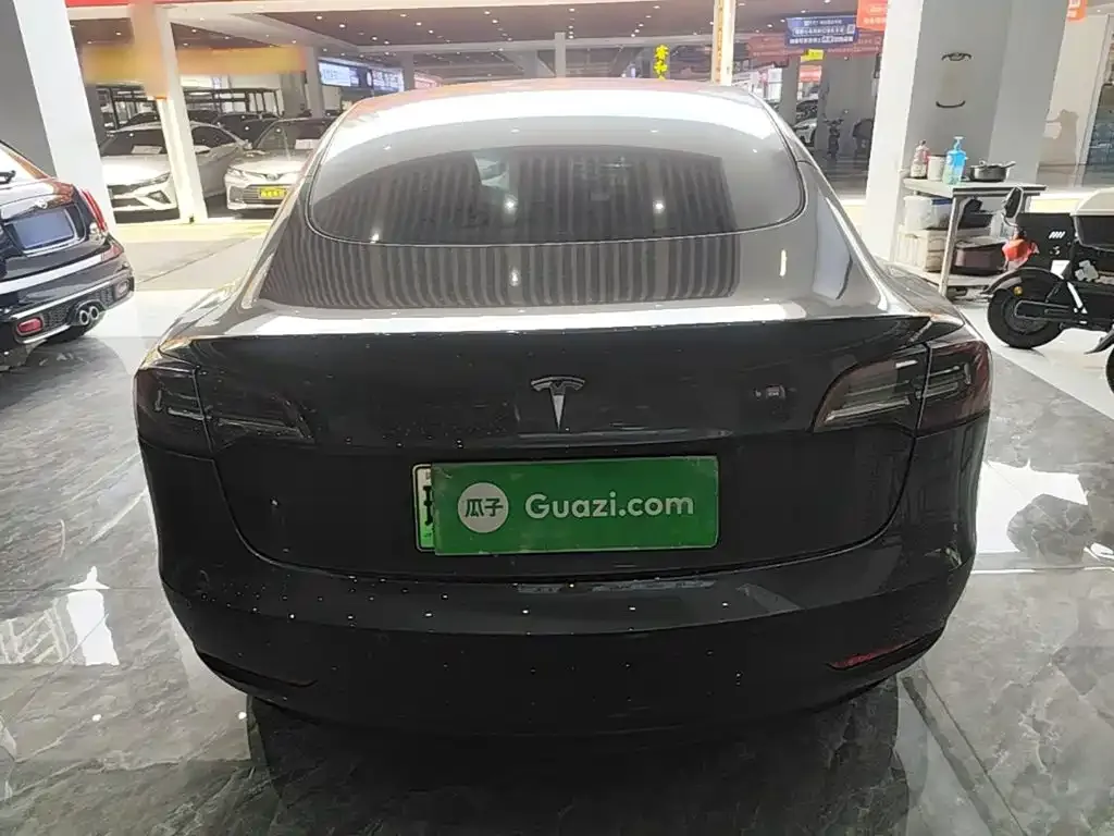 Tesla Model 3 — фото 10